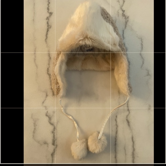 Furry hat/toque - Picture 2 of 6